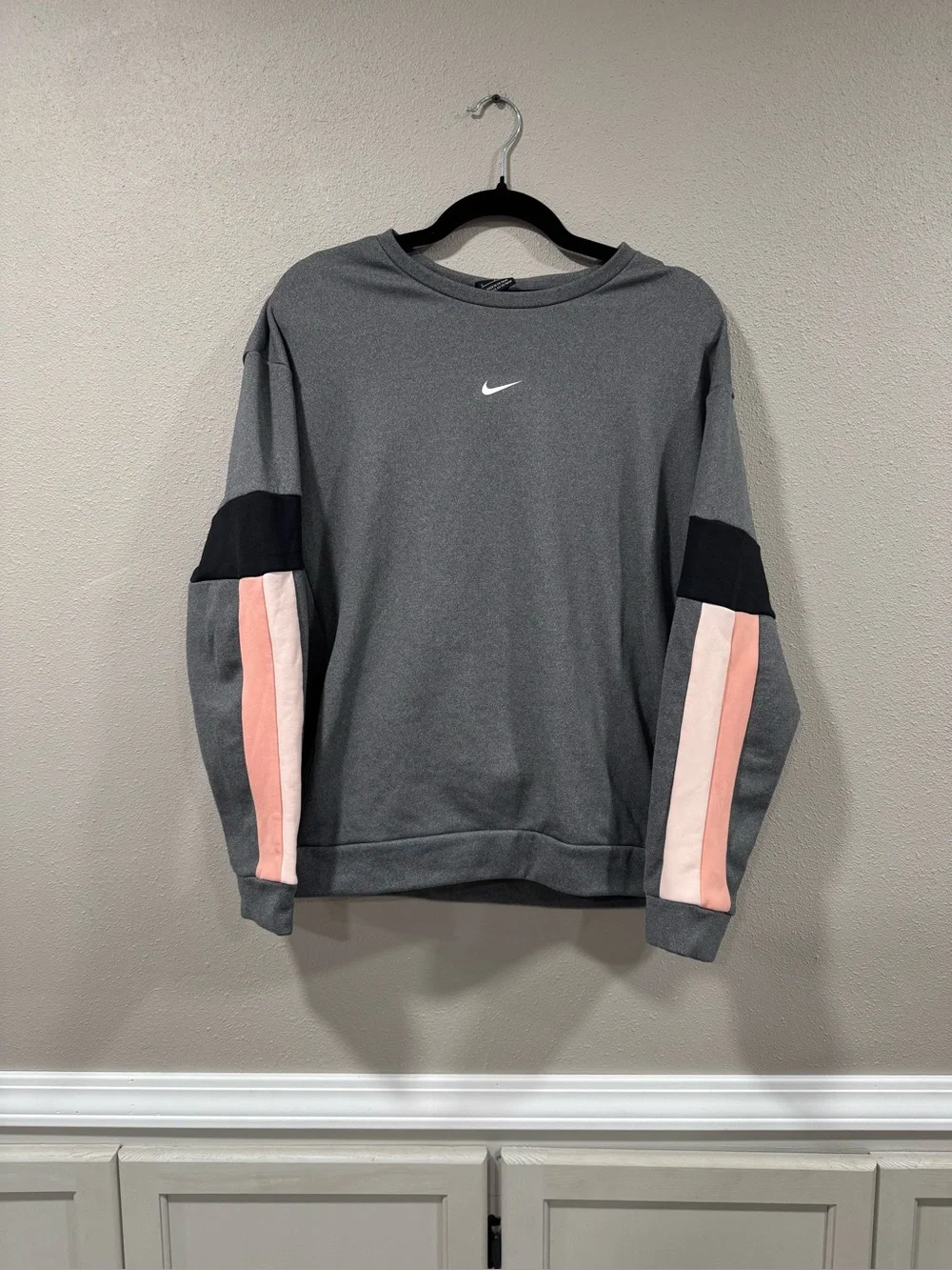 Nike Therma Crewneck Gray and Peach